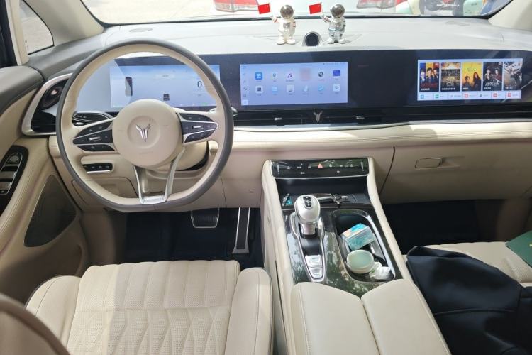 Used VOYAH Dream 2022 Low-Carbon Edition Dream+ Smart Enjoyment Package Center Console