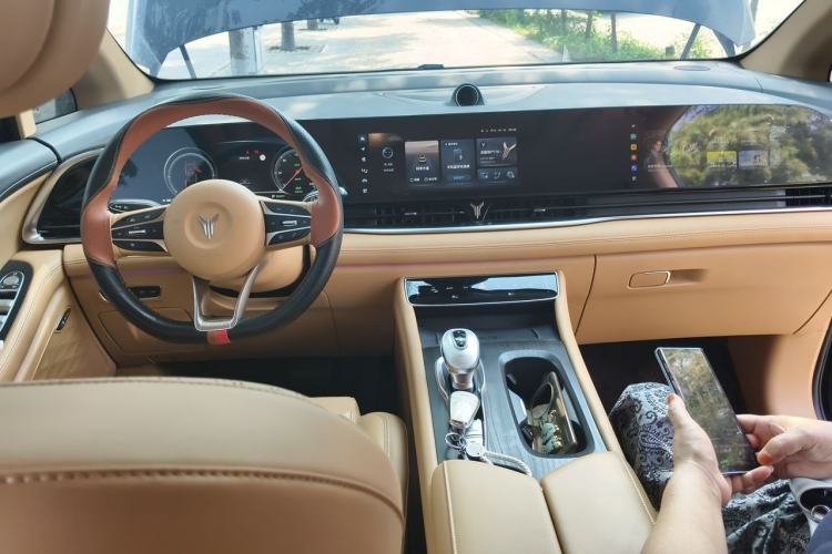 Used VOYAH Dream 2022 Low-Carbon Edition Plus Intelligent Driving Package Center Console