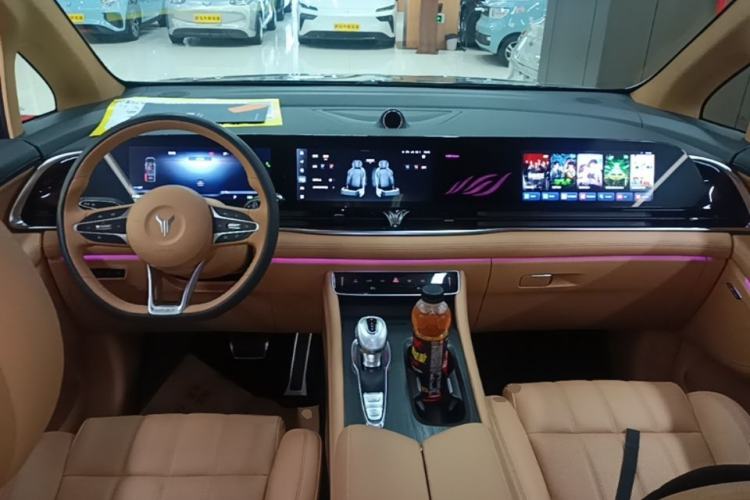 Used VOYAH Dream 2022 Low-Carbon Edition Plus Intelligent Driving Package Center Console