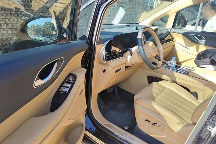 Used VOYAH Dream 2022 0-Emission Version Plus Intelligent Driving Package 475 km Driver Seat