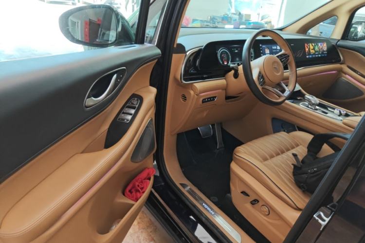 Used VOYAH Dream 2022 0-Emission Edition Dream+ Smart Range Package – 605 km Driver Seat