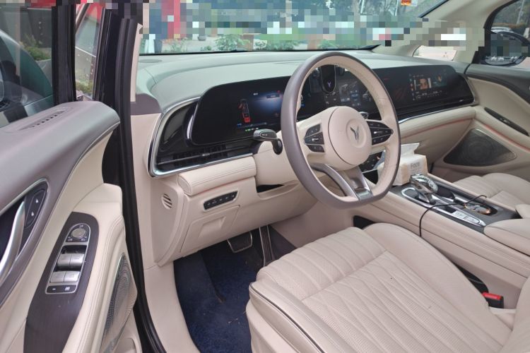 Used VOYAH Dream 2022 0-Emission Edition Dream+ Smart Range Package – 605 km Driver Seat