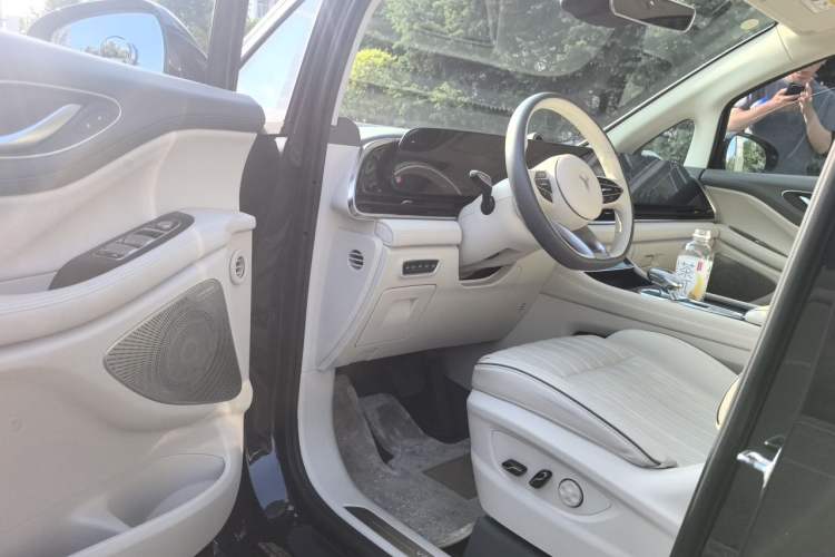 Used VOYAH Dream 2022 Low-Carbon Edition Dream+ Smart Enjoyment Package Driver Seat