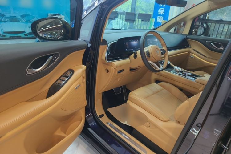 Used VOYAH Dream 2022 0-Emission Version Plus Intelligent Driving Package 475 km Driver Seat