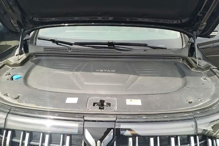 Used VOYAH Dream 2022 0-Emission Version Range of 475 km Engine Bay