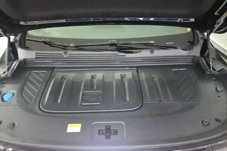 Used VOYAH Dream 2022 0-Emission Edition Dream+ Smart Range Package – 605 km Engine Bay
