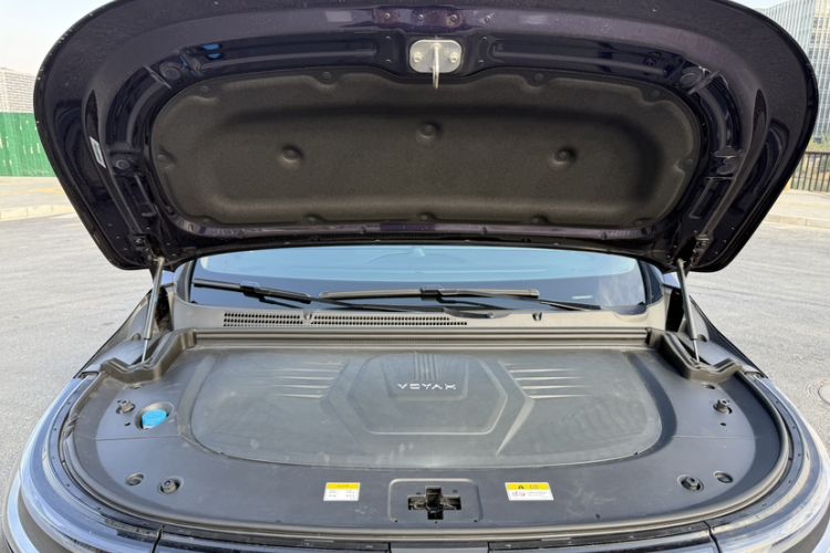 Used VOYAH Dream 2022 Low-Carbon Edition Dream+ Smart Enjoyment Package Engine Bay