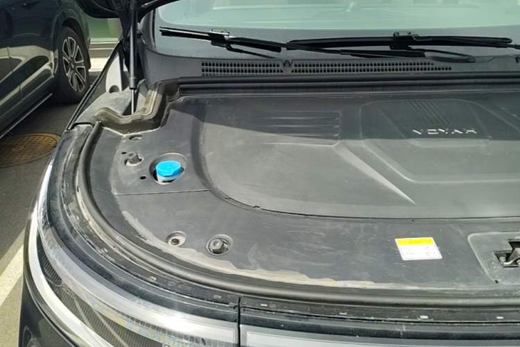 Used VOYAH Dream 2022 0-Emission Version Range of 475 km Engine Bay Right
