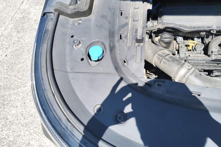 Used VOYAH Dream 2022 Low-Carbon Edition Dream+ Smart Enjoyment Package Engine Bay Right