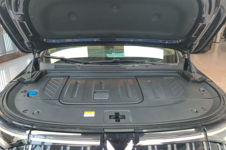 Used VOYAH Dream 2022 0-Emission Version Plus Intelligent Driving Package 475 km Engine Bay