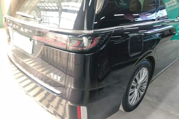 Used VOYAH Dream 2022 0-Carbon Edition Dream+ Smart Enjoyment Package 475 km Exterior 3
