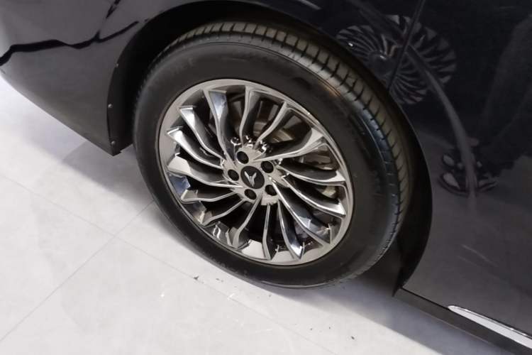 Used VOYAH Dream 2022 0-Emission Version Plus Intelligent Driving Package 475 km Exterior 5