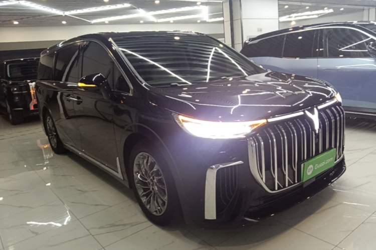 Used VOYAH Dream 2022 Low-Carbon Edition Dream+ Smart Enjoyment Package Front Right 45 Deg
