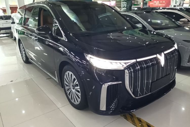 Used VOYAH Dream 2022 0-Emission Edition Dream+ Smart Range Package – 605 km Front Right 45 Deg