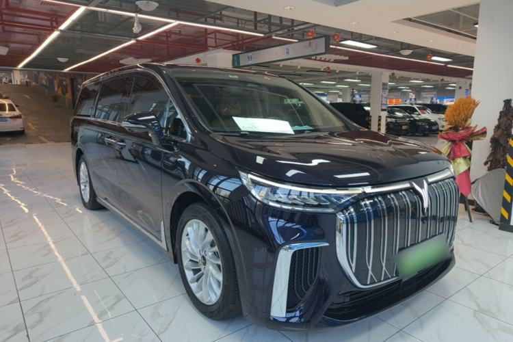 Used VOYAH Dream 2022 0-Emission Version Plus Intelligent Driving Package 475 km Front Right 45 Deg