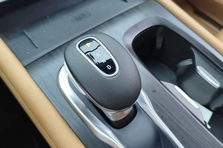 Used VOYAH Dream 2022 Low-Carbon Edition Dream+ Smart Enjoyment Package Gear Lever