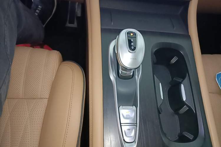 Used VOYAH Dream 2022 Low-Carbon Edition Dream+ Smart Enjoyment Package Gear Lever