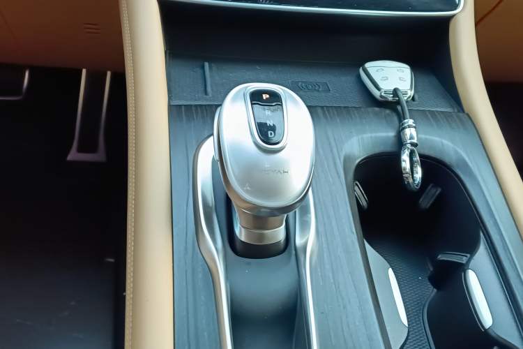 Used VOYAH Dream 2022 Low-Carbon Edition Dream+ Smart Enjoyment Package Gear Lever