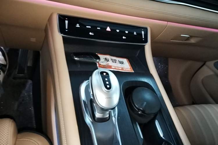 Used VOYAH Dream 2022 0-Emission Version Plus Intelligent Driving Package 475 km Gear Lever