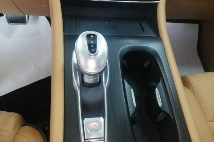 Used VOYAH Dream 2022 Low-Carbon Edition Dream+ Smart Enjoyment Package Gear Lever