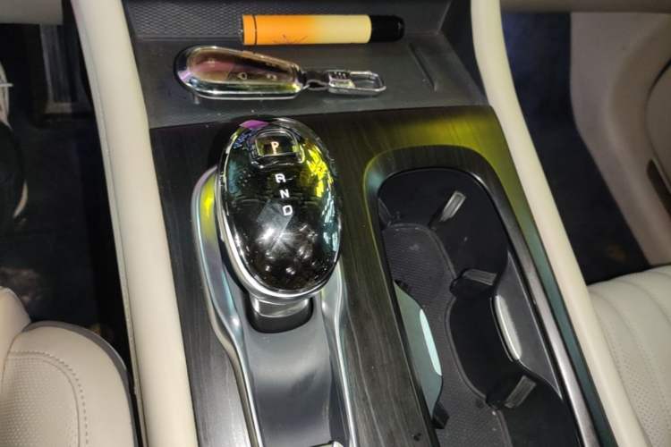 Used VOYAH Dream 2022 Low-Carbon Edition Dream+ Smart Enjoyment Package Gear Lever