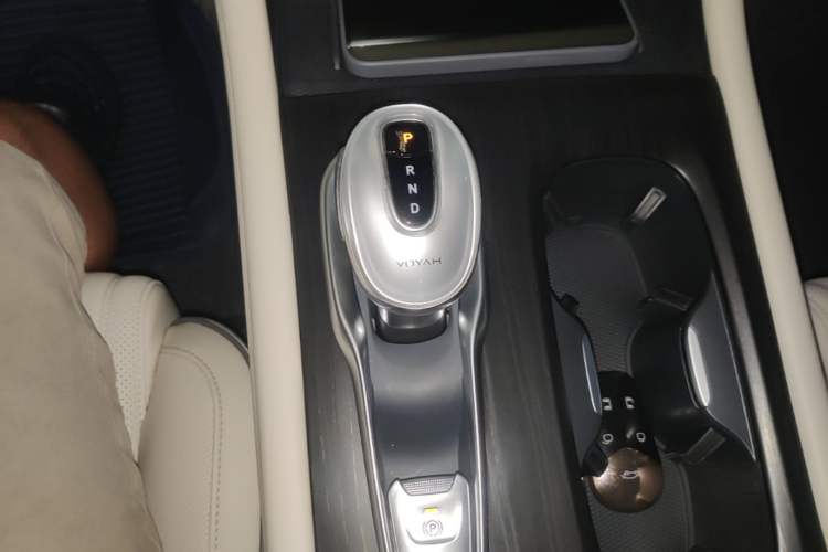 Used VOYAH Dream 2022 Low-Carbon Edition Dream+ Smart Enjoyment Package Gear Lever