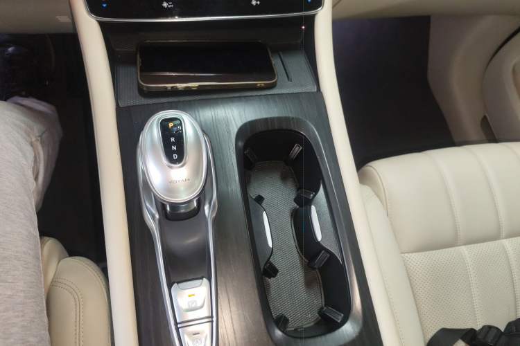 Used VOYAH Dream 2022 Low-Carbon Edition Plus Intelligent Driving Package Gear Lever