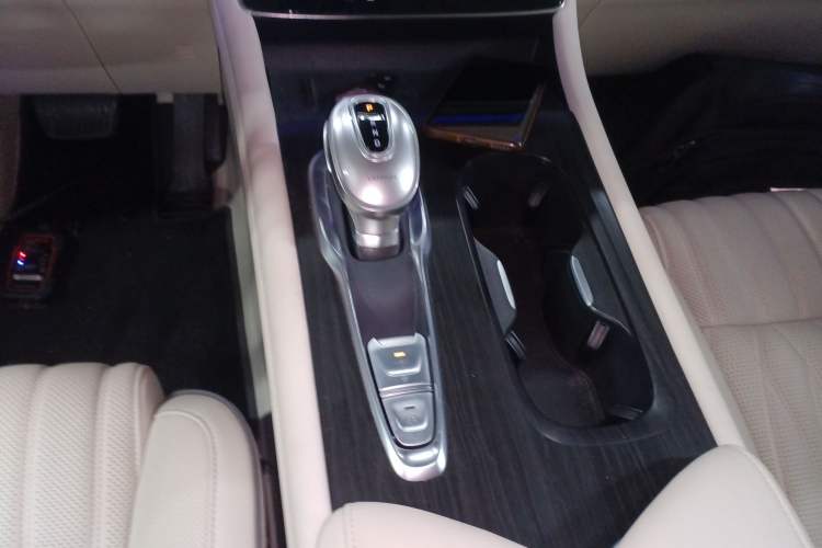Used VOYAH Dream 2022 Low-Carbon Edition Dream+ Smart Enjoyment Package Gear Lever