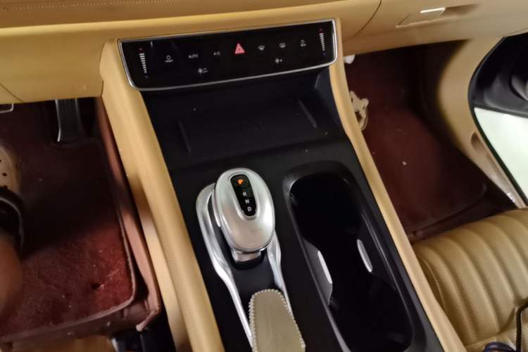 Used VOYAH Dream 2022 Low-Carbon Edition Dream+ Smart Enjoyment Package Gear Lever