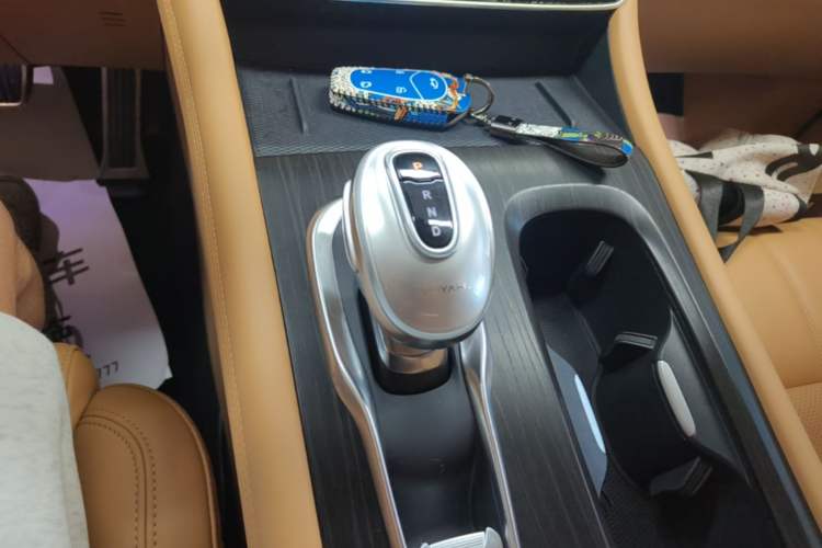 Used VOYAH Dream 2022 0-Emission Version Plus Intelligent Driving Package 475 km Gear Lever