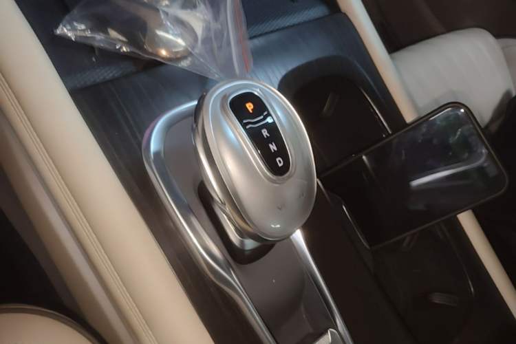 Used VOYAH Dream 2022 Low-Carbon Edition Dream+ Smart Enjoyment Package Gear Lever