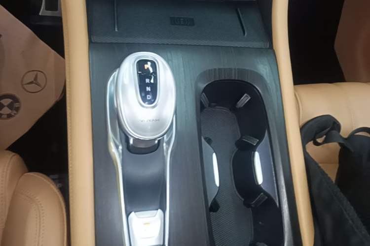 Used VOYAH Dream 2022 Low-Carbon Edition Plus Intelligent Driving Package Gear Lever