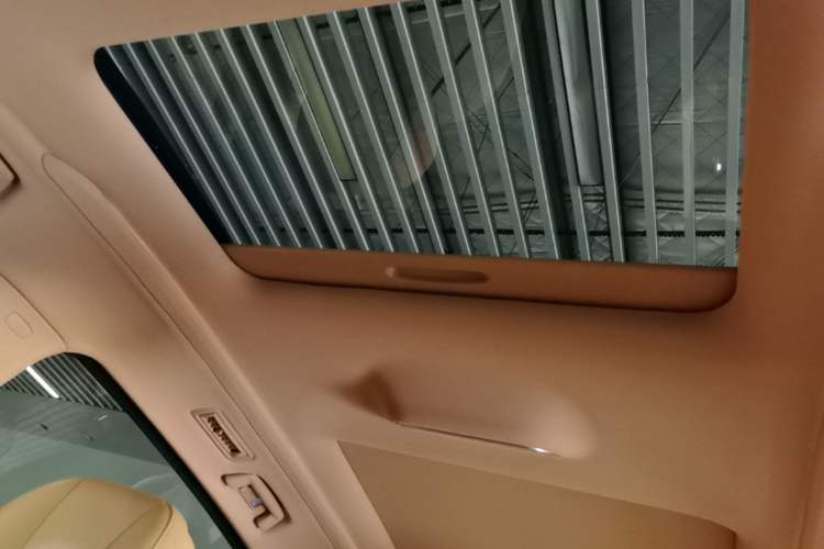 Used VOYAH Dream 2022 Low-Carbon Edition Dream+ Smart Enjoyment Package Headliner
