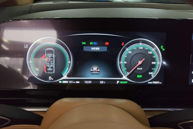 Used VOYAH Dream 2022 Zero-Carbon Edition Plus Intelligent Driving & Range Package—605 km Instrument Cluster