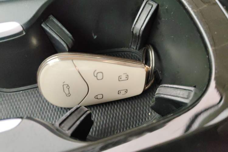 Used VOYAH Dream 2022 0-Emission Version Range of 475 km Interior 1