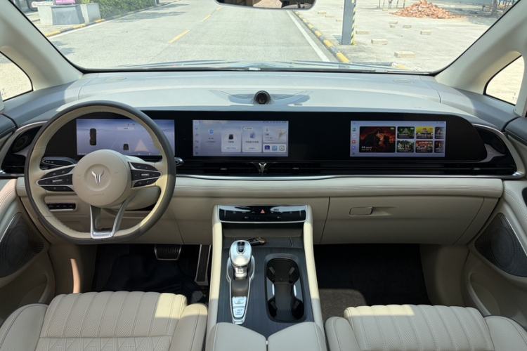 Used VOYAH Dream 2022 Low-Carbon Edition Dream+ Smart Enjoyment Package Interior 1
