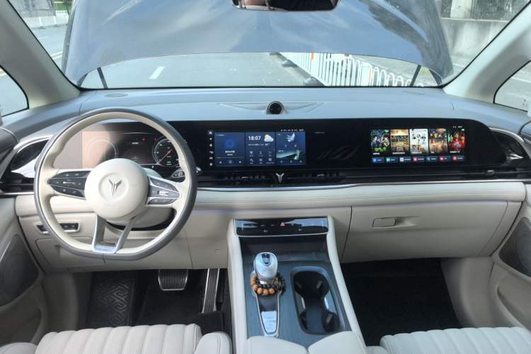 Used VOYAH Dream 2022 Low-Carbon Edition Dream+ Smart Enjoyment Package Interior 2