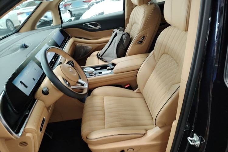 Used VOYAH Dream 2022 0-Emission Edition Dream+ Smart Range Package – 605 km Left Front Seat