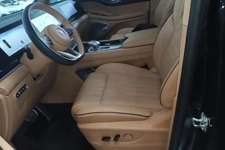 Used VOYAH Dream 2022 0-Emission Edition Dream+ Smart Range Package – 605 km Left Front Seat
