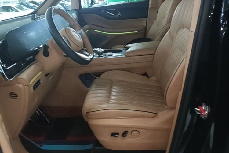 Used VOYAH Dream 2022 0-Emission Edition Dream+ Smart Range Package – 605 km Left Front Seat