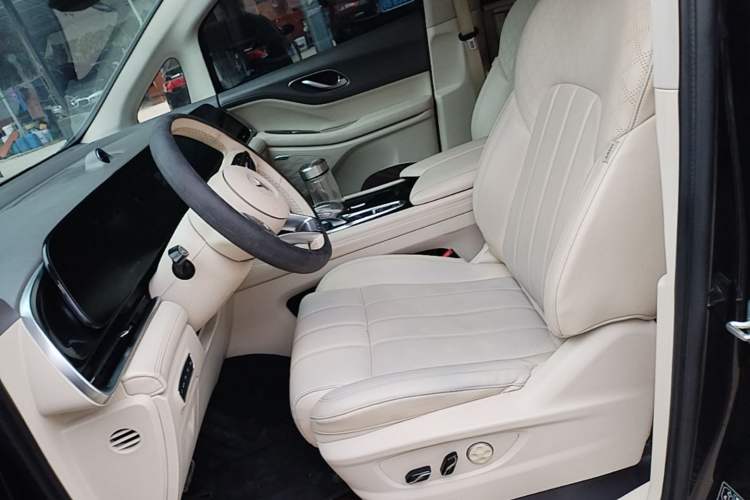 Used VOYAH Dream 2022 Low-Carbon Edition Plus Intelligent Driving Package Left Front Seat