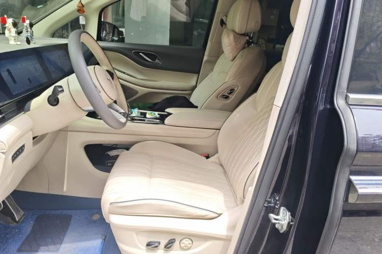 Used VOYAH Dream 2022 Low-Carbon Edition Dream+ Smart Enjoyment Package Left Front Seat