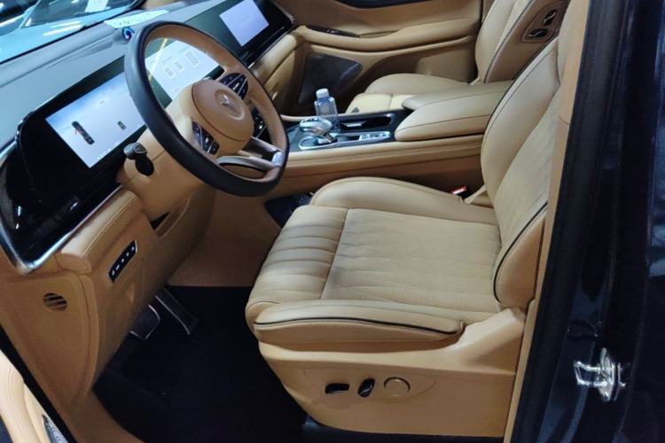 Used VOYAH Dream 2022 0-Emission Edition Dream+ Smart Range Package – 605 km Left Front Seat