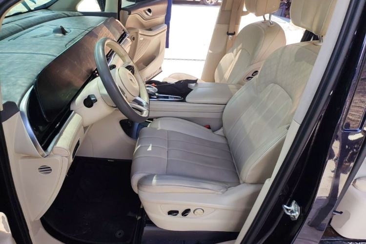 Used VOYAH Dream 2022 0-Emission Version Plus Intelligent Driving Package 475 km Left Front Seat