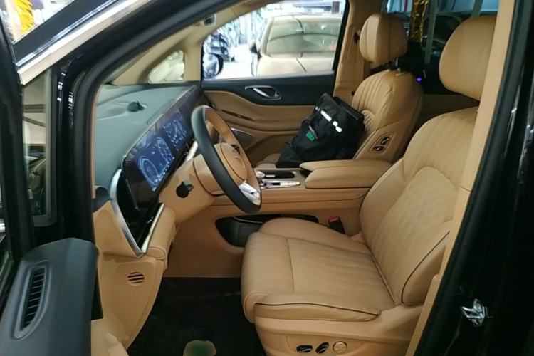 Used VOYAH Dream 2022 Low-Carbon Edition Dream+ Smart Enjoyment Package Left Front Seat