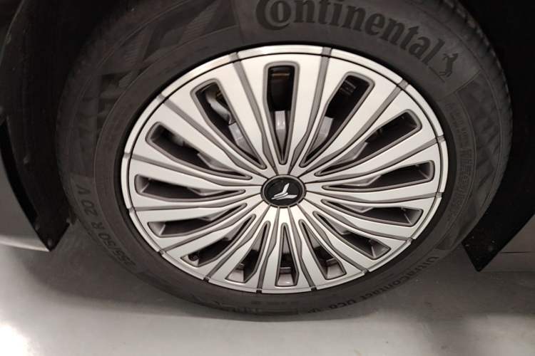 Used VOYAH Dream 2022 Low-Carbon Edition Dream+ Smart Enjoyment Package Left Front Wheel Hub