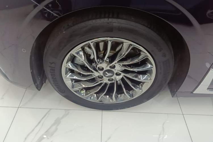 Used VOYAH Dream 2022 Low-Carbon Edition Dream+ Smart Enjoyment Package Left Front Wheel Hub