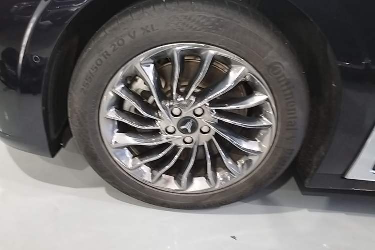 Used VOYAH Dream 2022 Low-Carbon Edition Dream+ Smart Enjoyment Package Left Front Wheel Hub