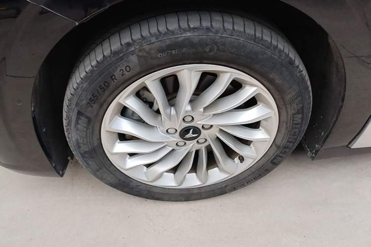 Used VOYAH Dream 2022 Low-Carbon Edition Plus Intelligent Driving Package Left Front Wheel Hub