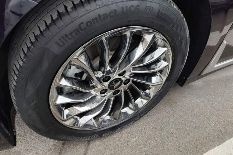 Used VOYAH Dream 2022 Low-Carbon Edition Dream+ Smart Enjoyment Package Left Front Wheel Hub